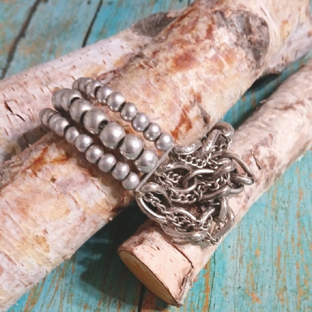 Vintage-Inspired Silver Beaded Braclete
